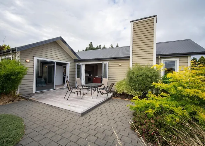 Southland Sounds - Te Anau Holiday Home