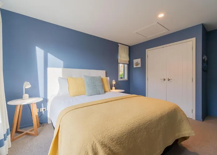 Southland Sounds - Te Anau Holiday Home