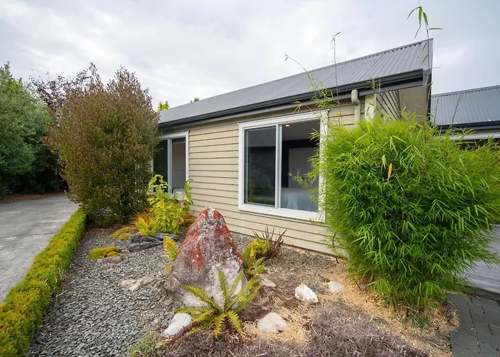 Southland Sounds - Te Anau Holiday Home